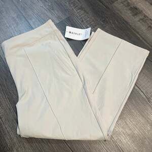 Athleta Headlands Hybrid Trek Mid Rise Jogger Pants